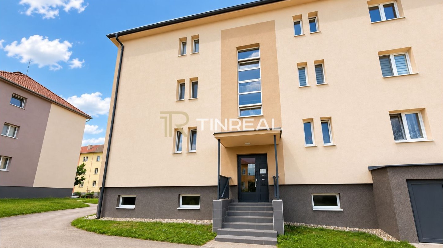 13 NA PREDAJ – SVETLÝ A PRIESTRANNÝ 2-IZBOVÝ BYT – ULICA JANKA KRÁĽA, SNINA