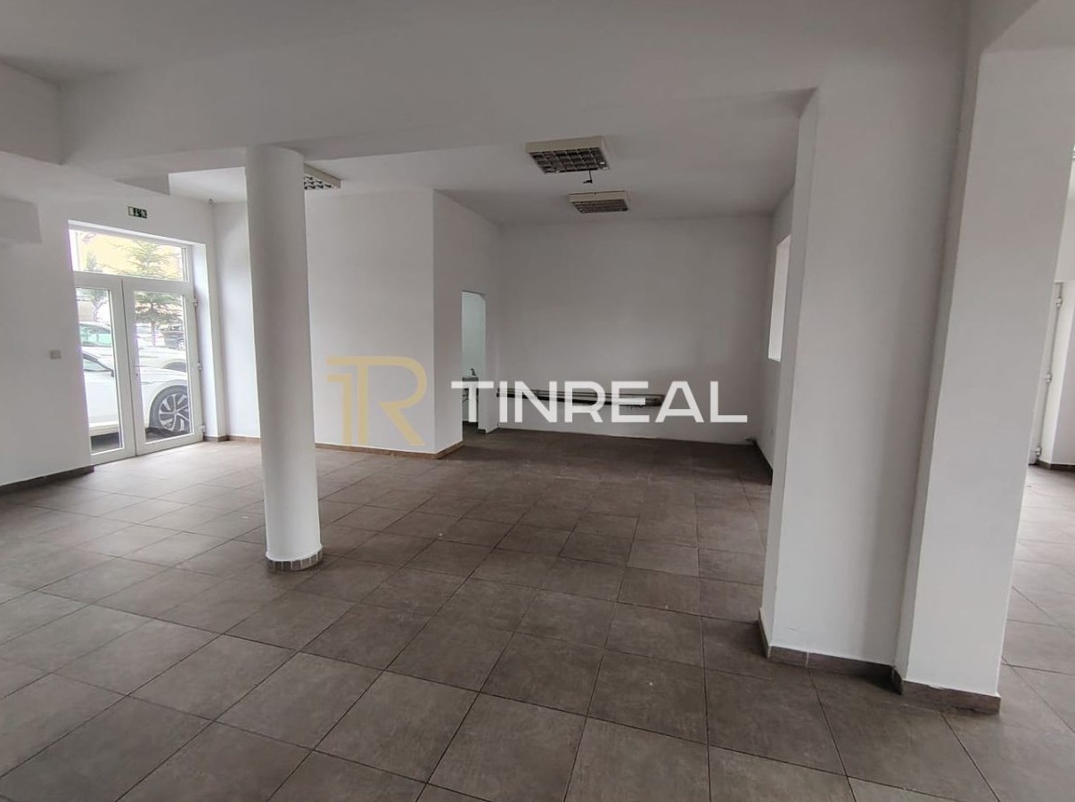 11 NA PRENÁJOM – KOMERČNÉ PRIESTORY S FLEXIBILNOU DISPOZÍCIOU – SNINA