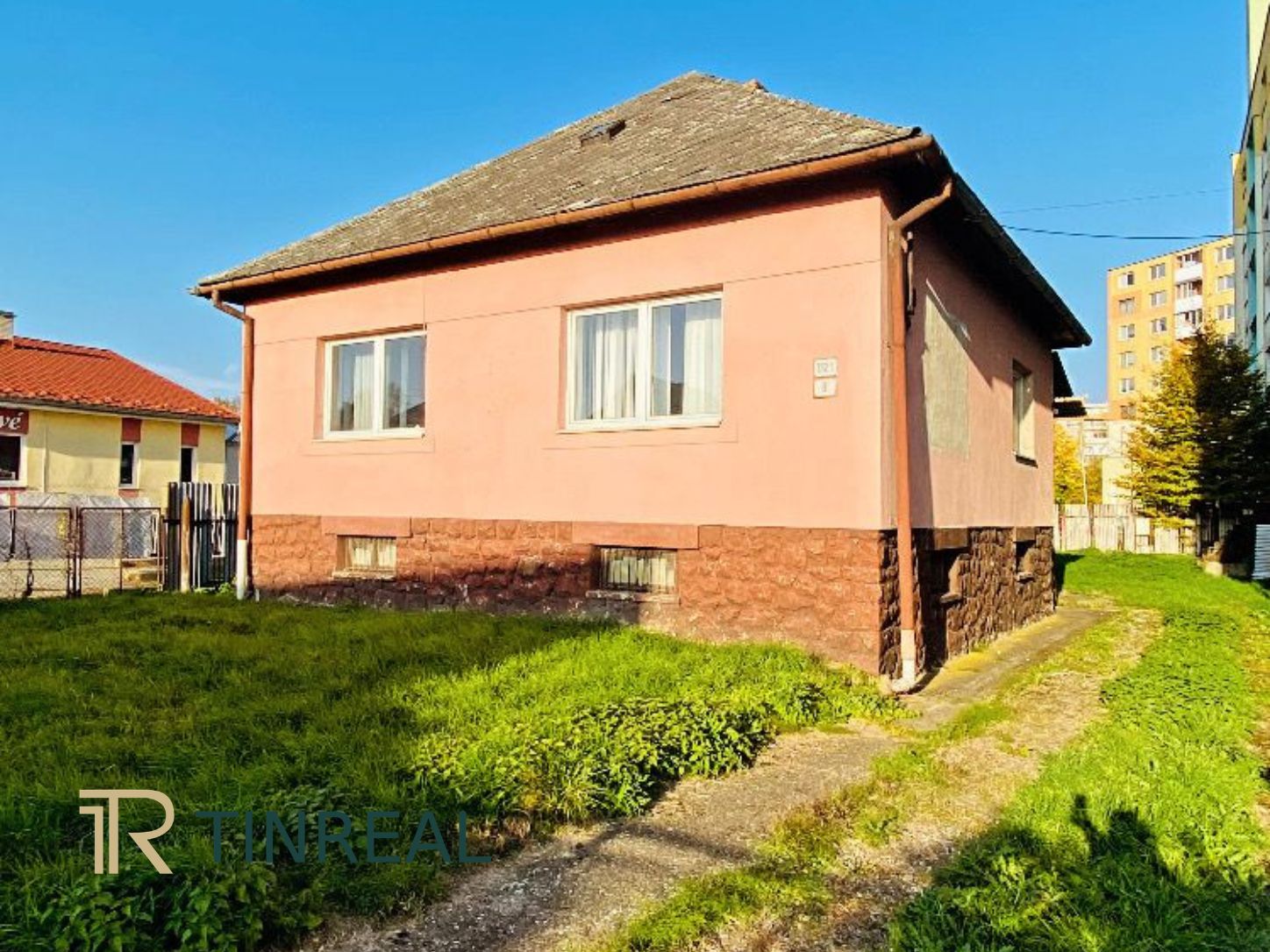 ZNÍŽENÁ CENA – Na predaj – DOM NA PODNIKANIE – VRANOV NAD TOPĽOU